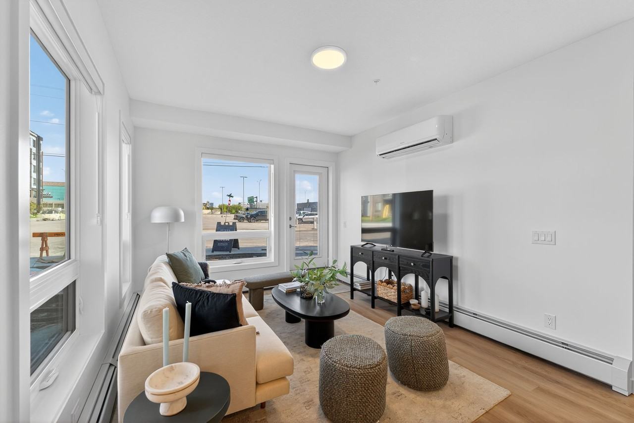 Kings Landing Apartment - Photo 5 of 32