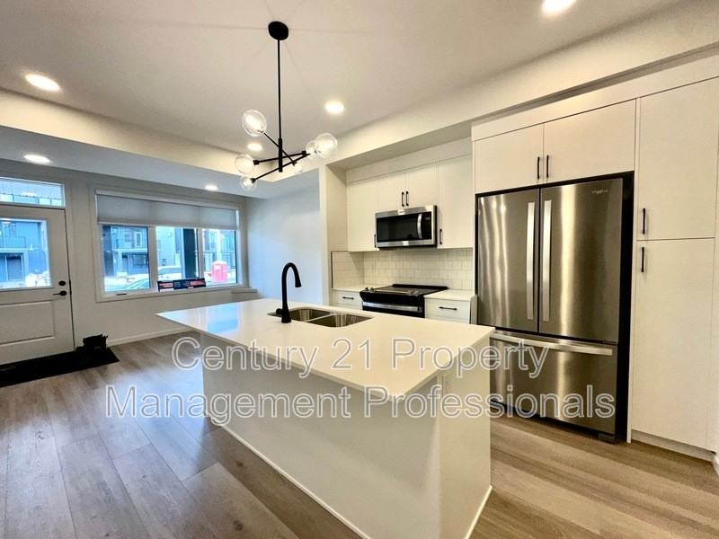 2615 Alces Way SW Lower Edmonton AB, T6X 1A5 - Photo 2 of 15