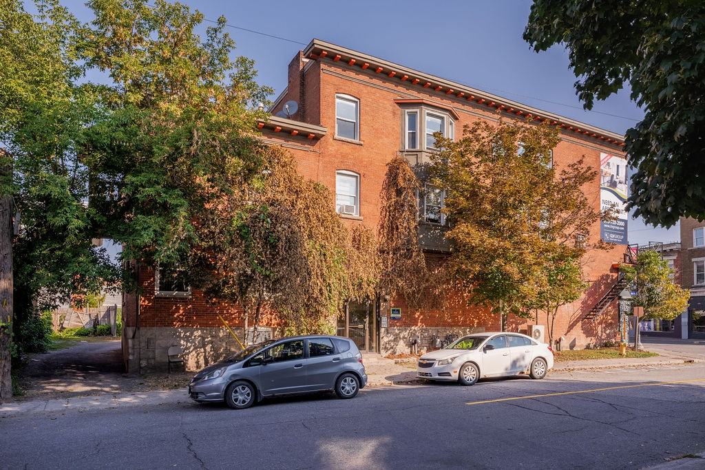 The Glebe Apartments - Photo 7 of 16