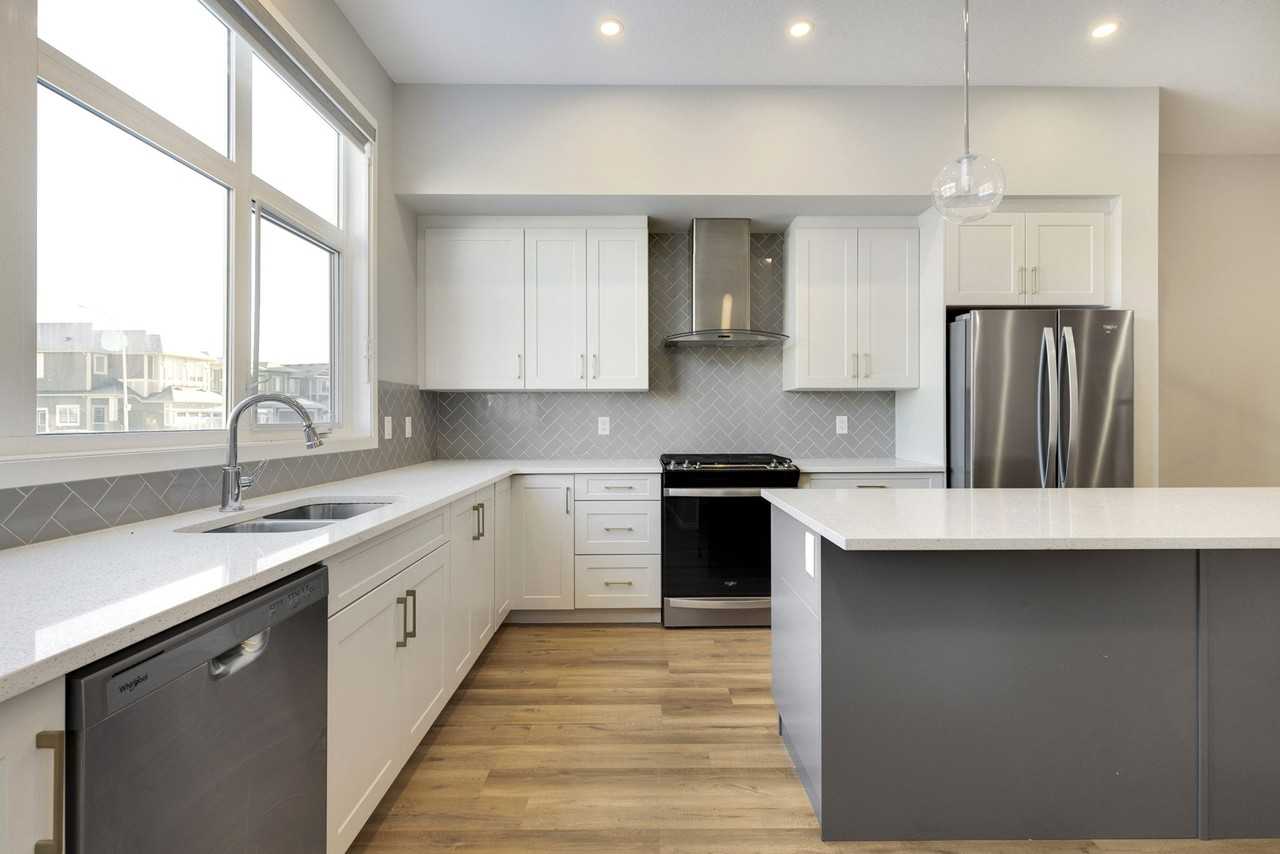 110 Magnolia View SE, Calgary - Photo 2 of 19