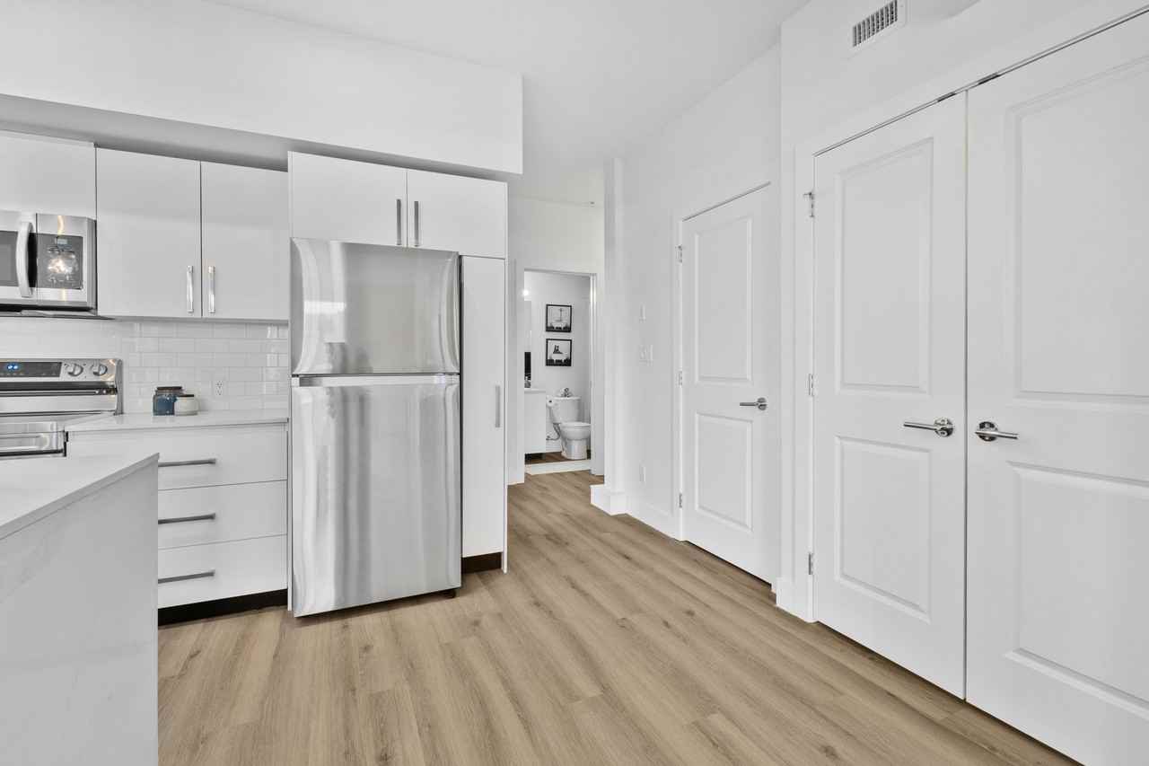 Esprit Living Apartments - Photo 7 of 38