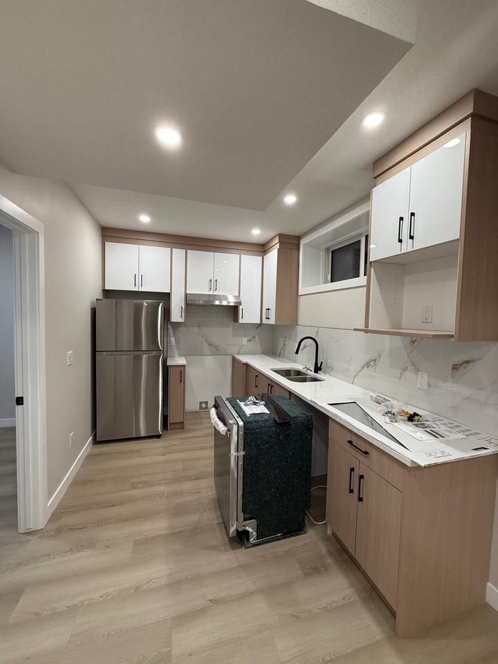 139 Lewiston Drive NE - Photo 3 of 10