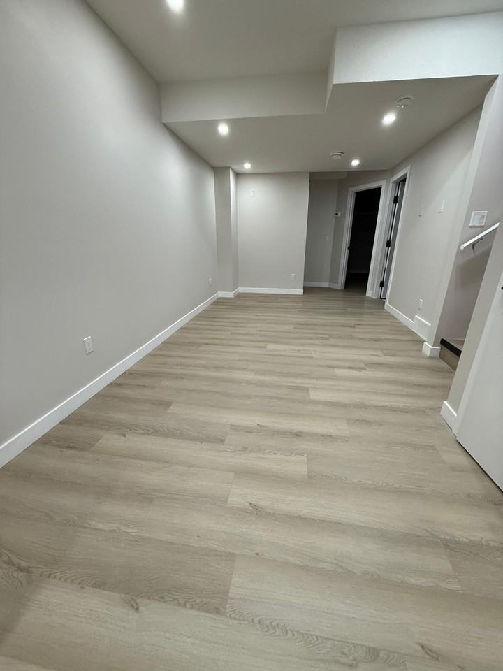 139 Lewiston Drive NE - Photo 4 of 10