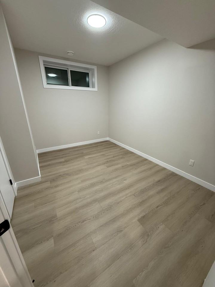 139 Lewiston Drive NE - Photo 5 of 10