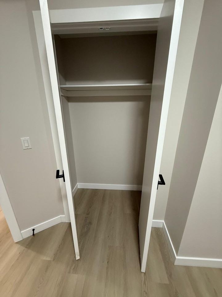 139 Lewiston Drive NE - Photo 6 of 10