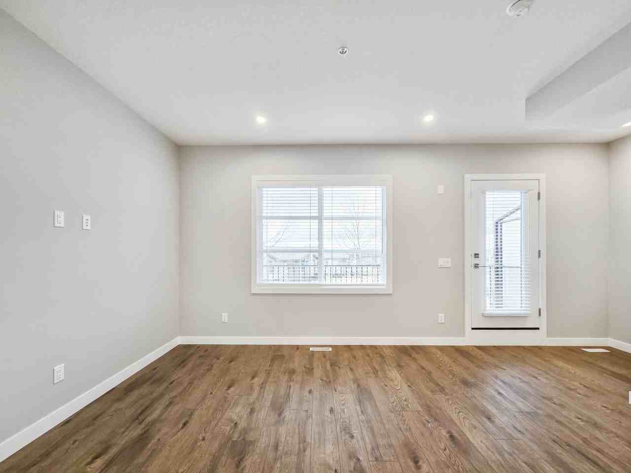 141 Prince Crt Unit 554 - Photo 7 of 35