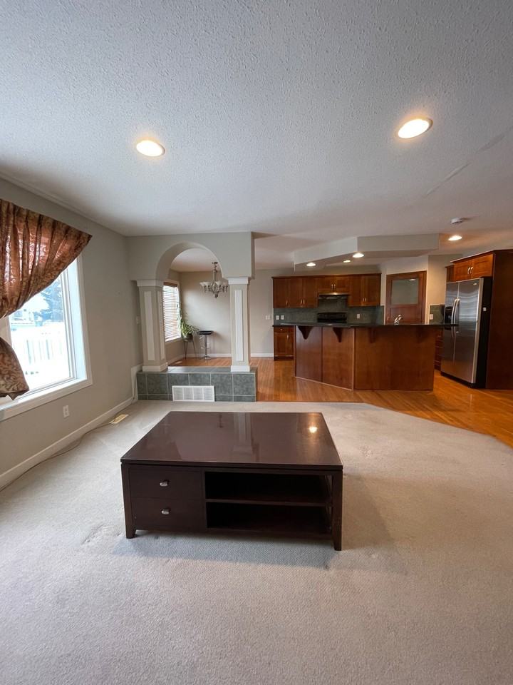 219 Macewan Rd Sw - Photo 6 of 30