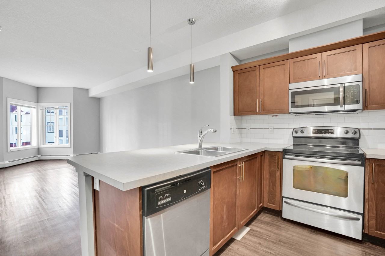 319, 20 Royal Oak Plaza NW - Photo 4 of 48