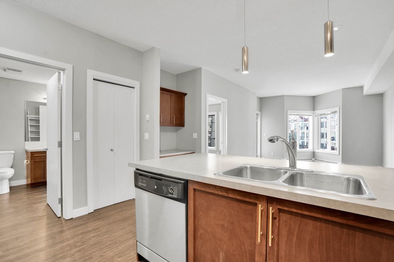 319, 20 Royal Oak Plaza NW - Photo 5 of 48