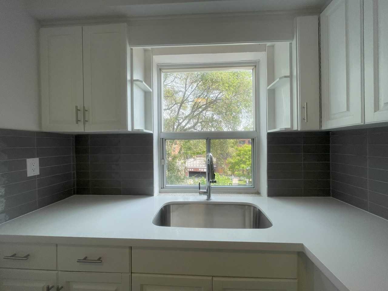 3950 Lawrence Ave East - Photo 2 of 16