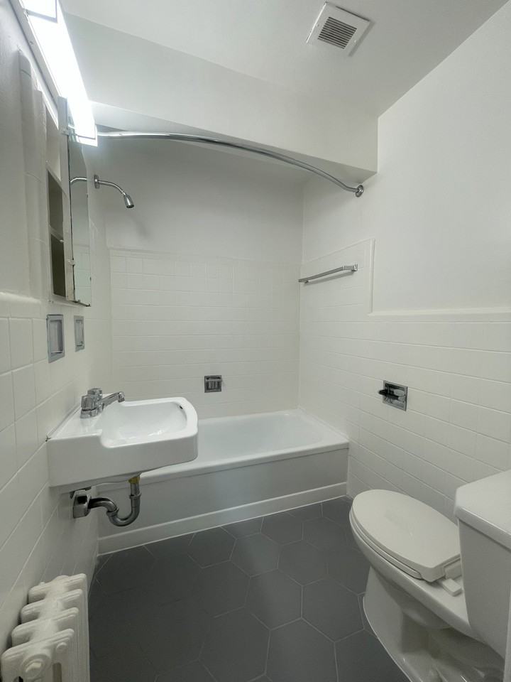 3950 Lawrence Ave East - Photo 7 of 16