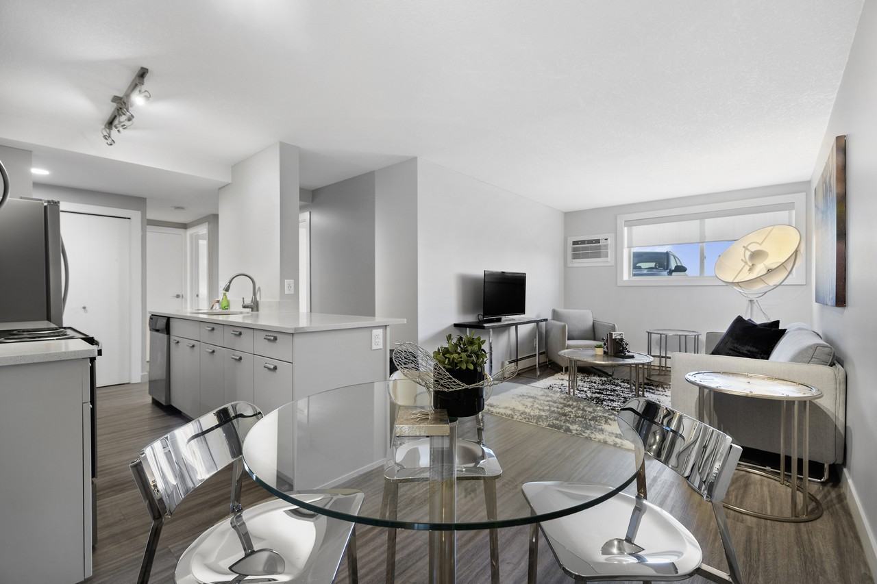 The Crossing II - Photo 3 of 14