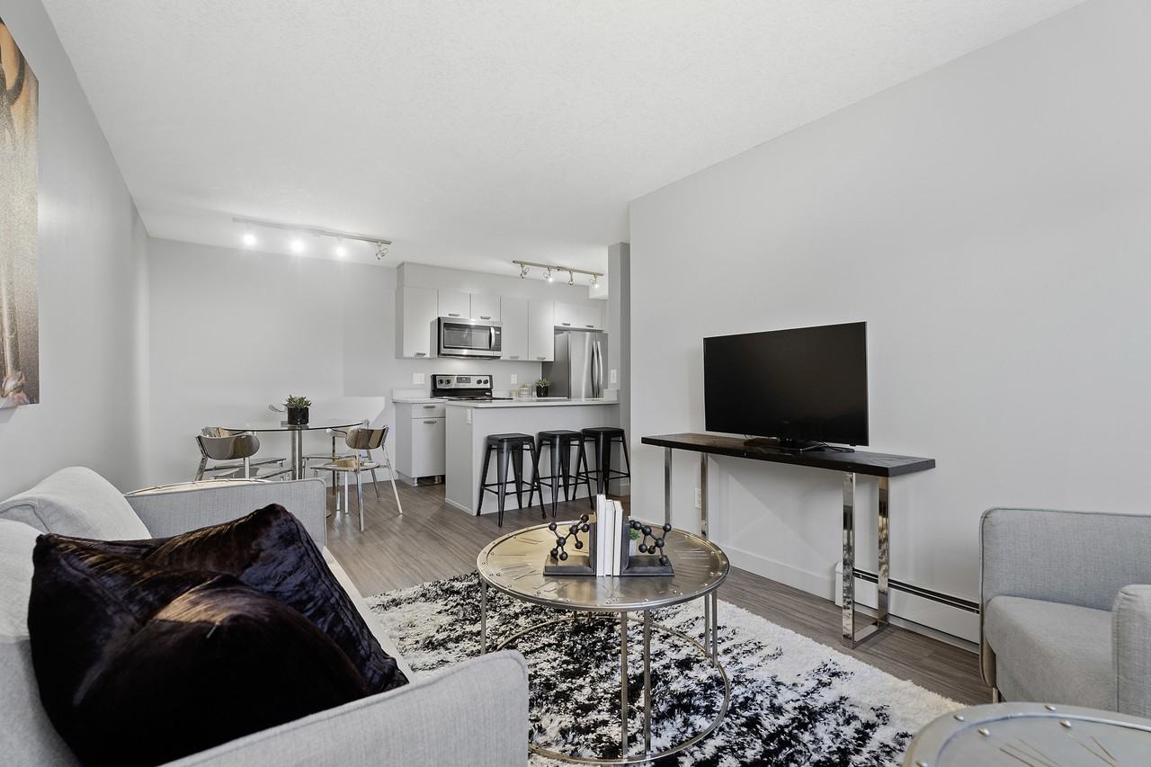 The Crossing II - Photo 5 of 14