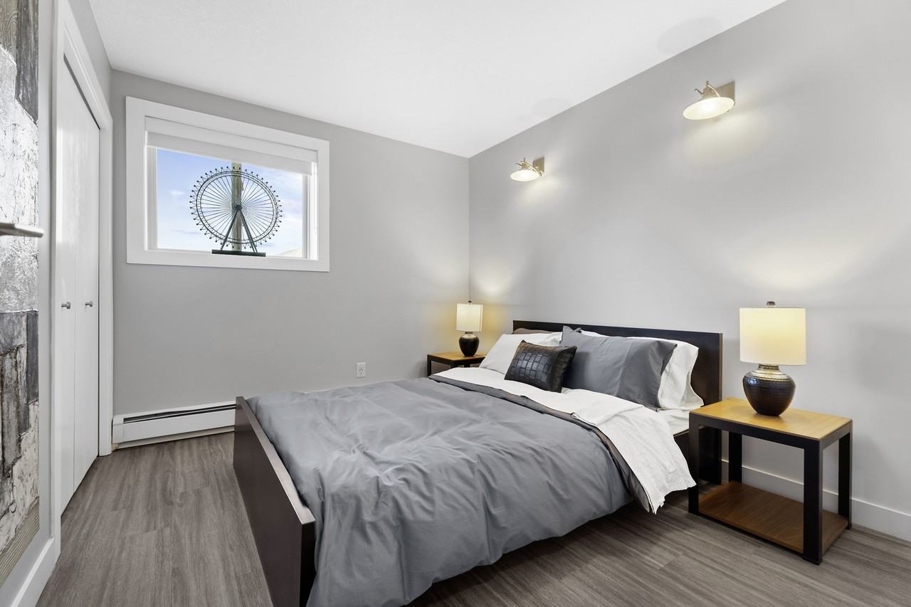 The Crossing II - Photo 7 of 14