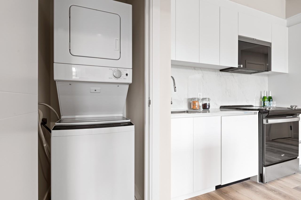 Gemini Tower Centrepointe - Photo 7 of 50