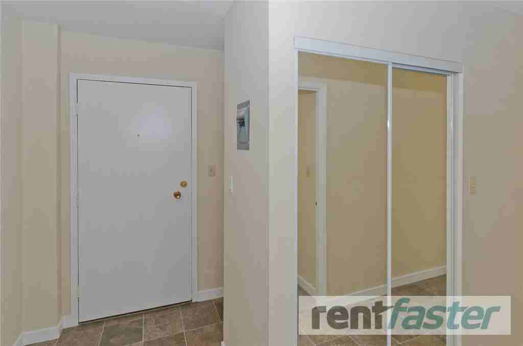 St. Moritz Villa - Photo 5 of 26