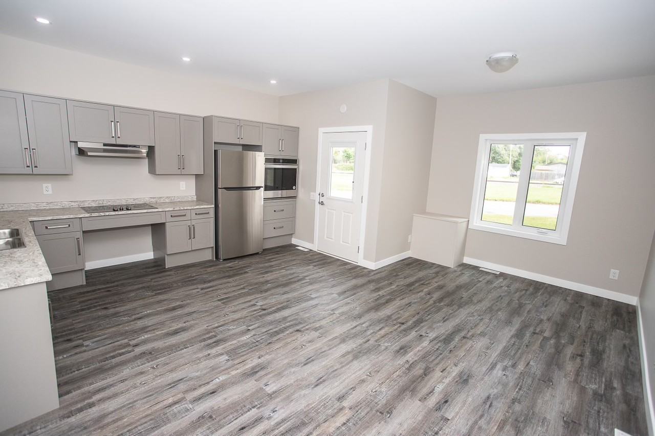 20 Railway St - Photo 3 of 13