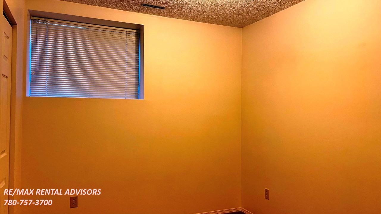 10433 67 Ave Nw - Photo 6 of 14