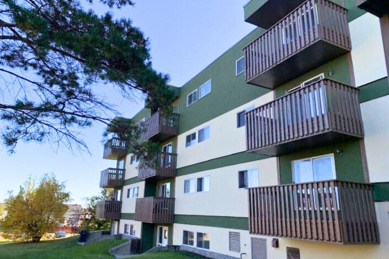 Claire Manor Apartments - Photo 2 of 7