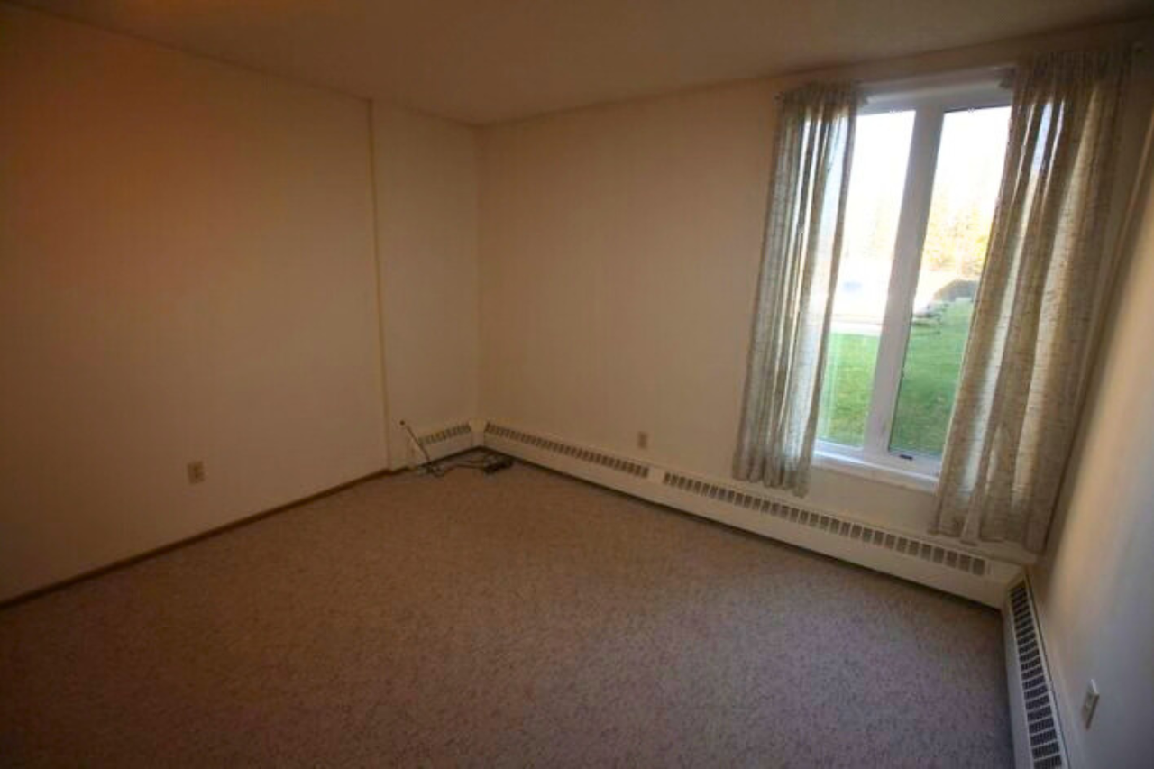 Thompson Manor Apartments - Photo 7 of 7