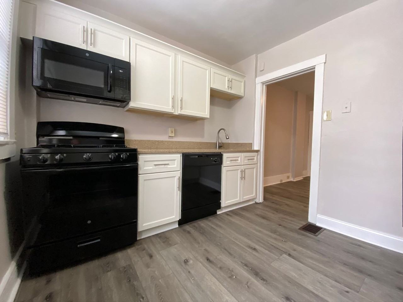 6623C Ridgeville St - Photo 2 of 13