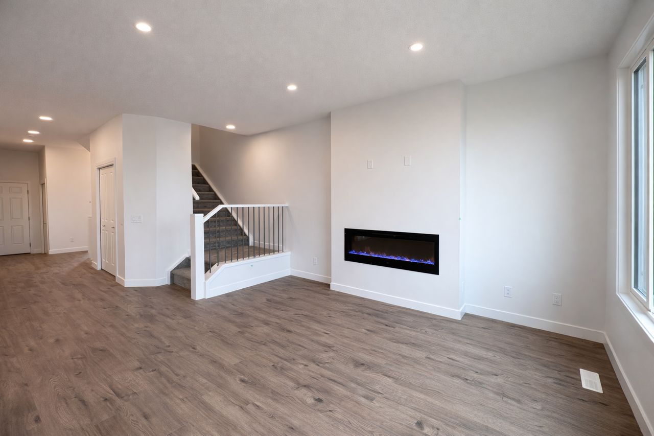 Spacious 3+ Bonus Room Home for Rent – The Orchards at Ellerslie - Photo 2 of 23