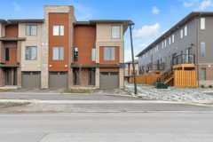 33 Dawson Dr, Collingwood, ON L9Y 5B4, Canada - Photo 1 of 1