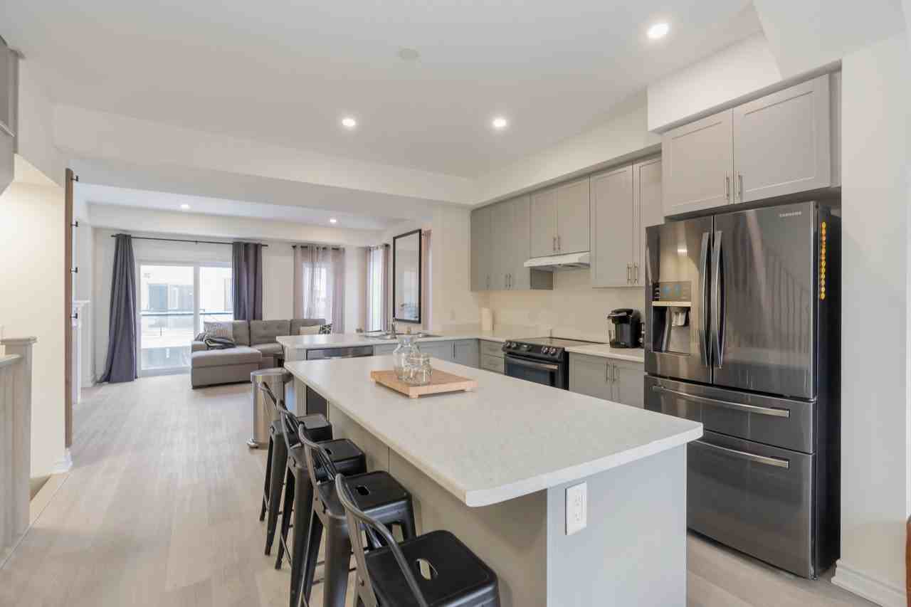 33 Dawson Dr, Collingwood, ON L9Y 5B4, Canada - Photo 7 of 20