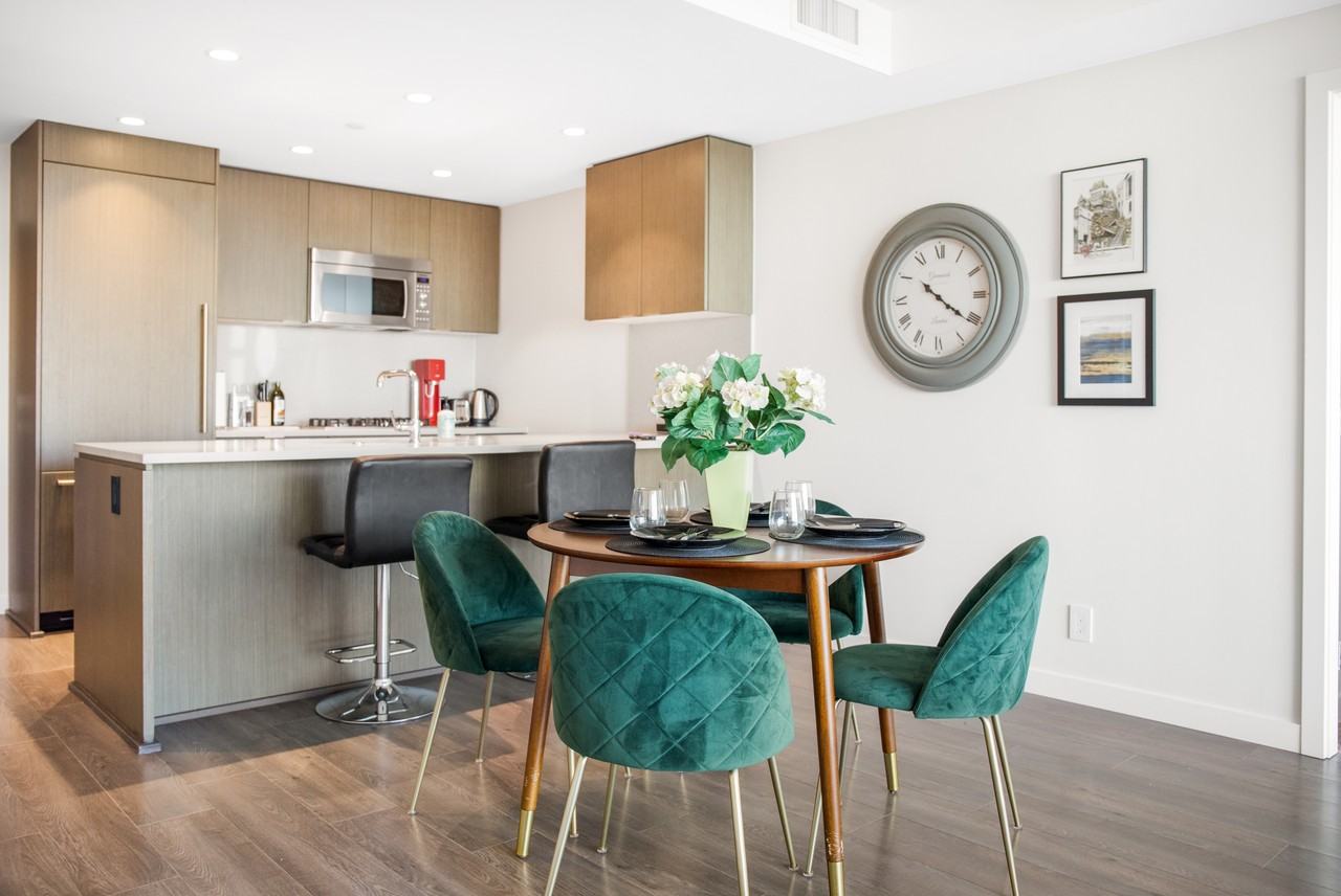 125 14th St E - Photo 6 of 34