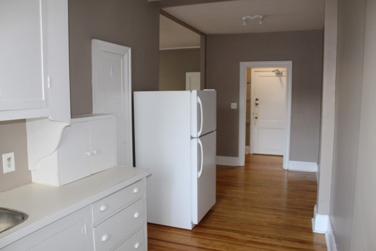 Kewanee Manor - Photo 6 of 8