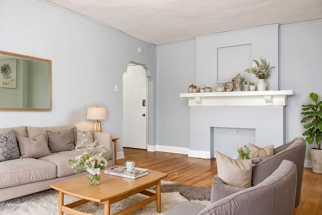 Montrose Manor - Photo 2 of 14