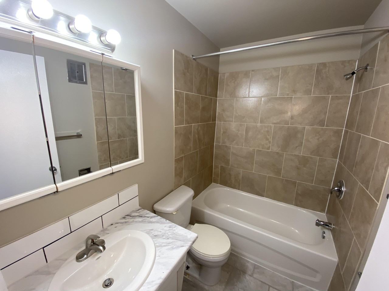 Murray Apartments - Photo 6 of 10