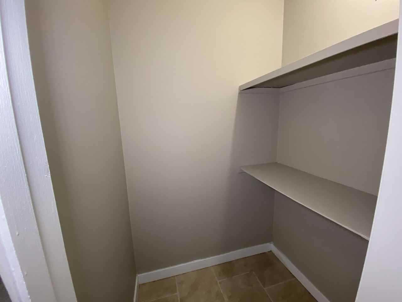 Murray Apartments - Photo 7 of 10