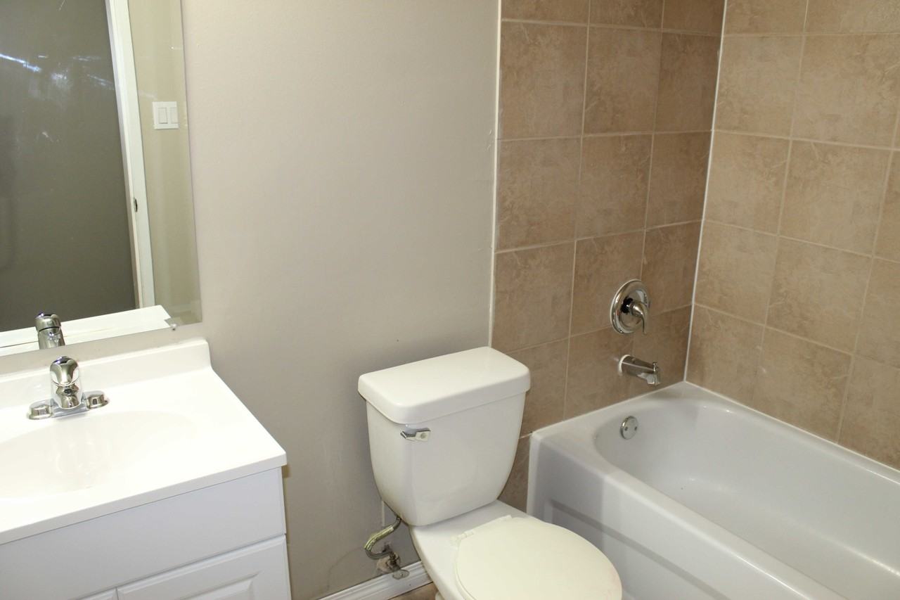 MACK Apartments - Photo 7 of 8