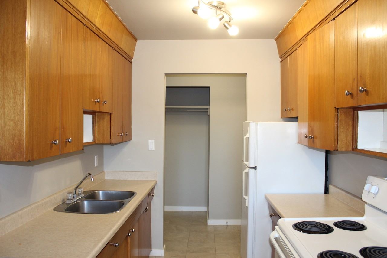 Jazz Manor - Photo 2 of 10