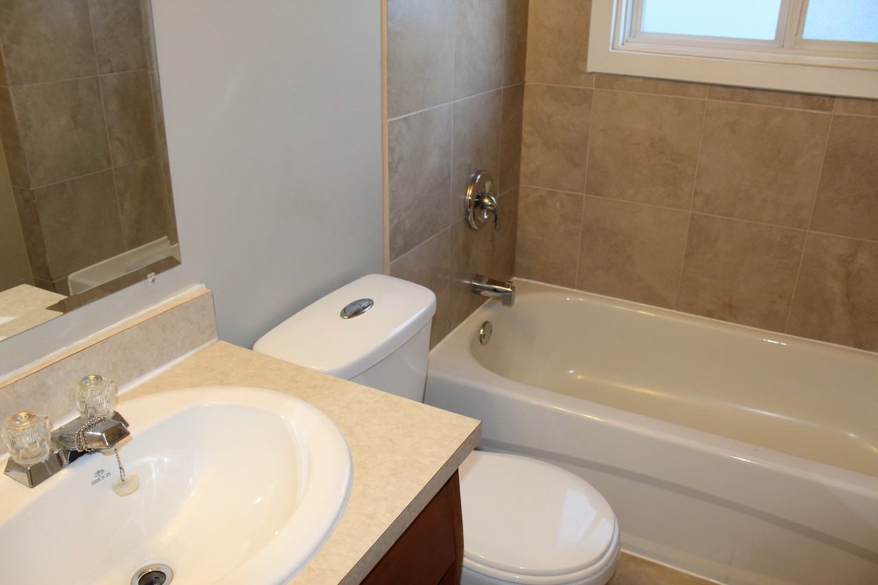 Jazz Manor - Photo 5 of 10