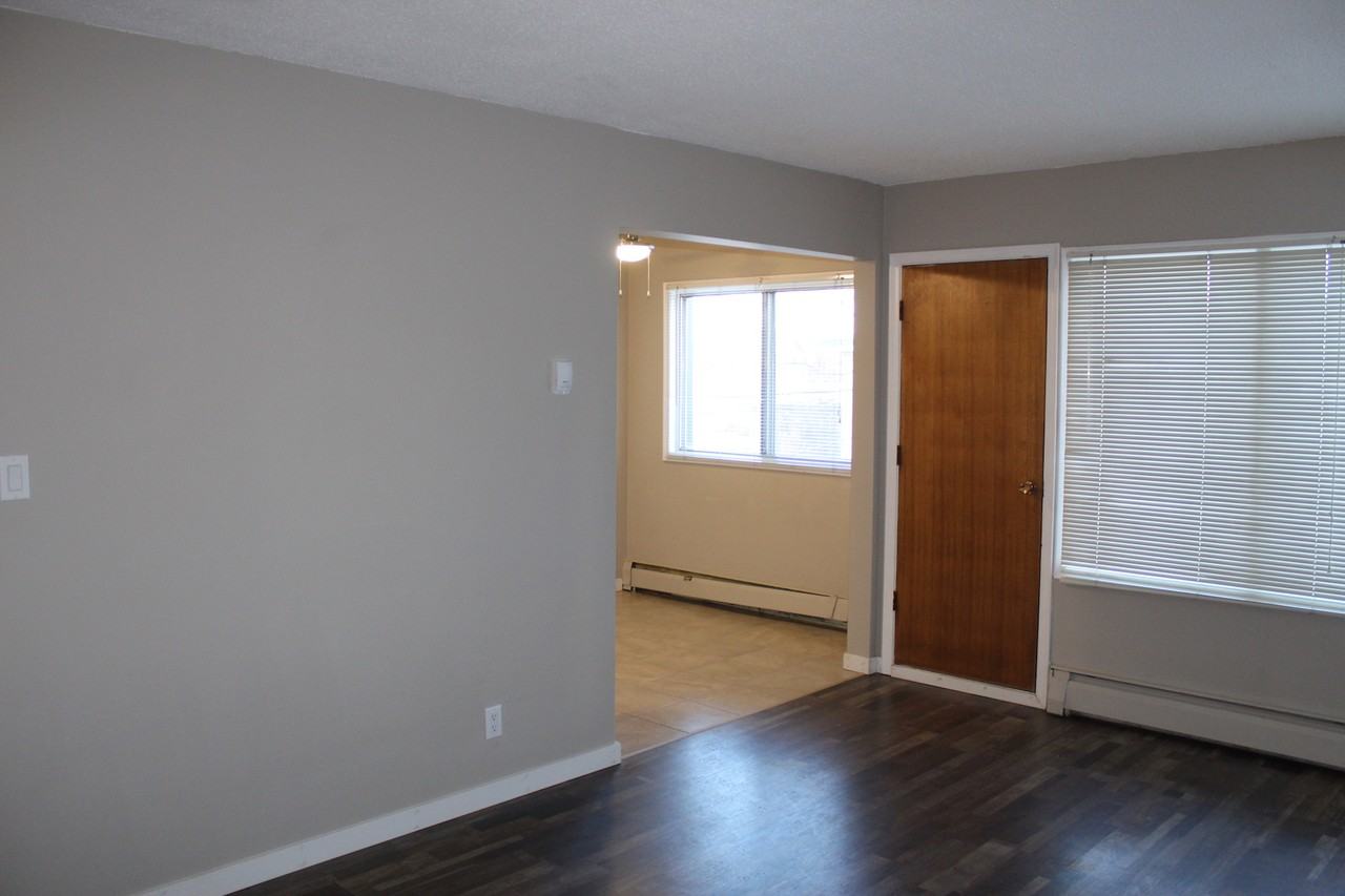 Jazz Manor - Photo 6 of 10