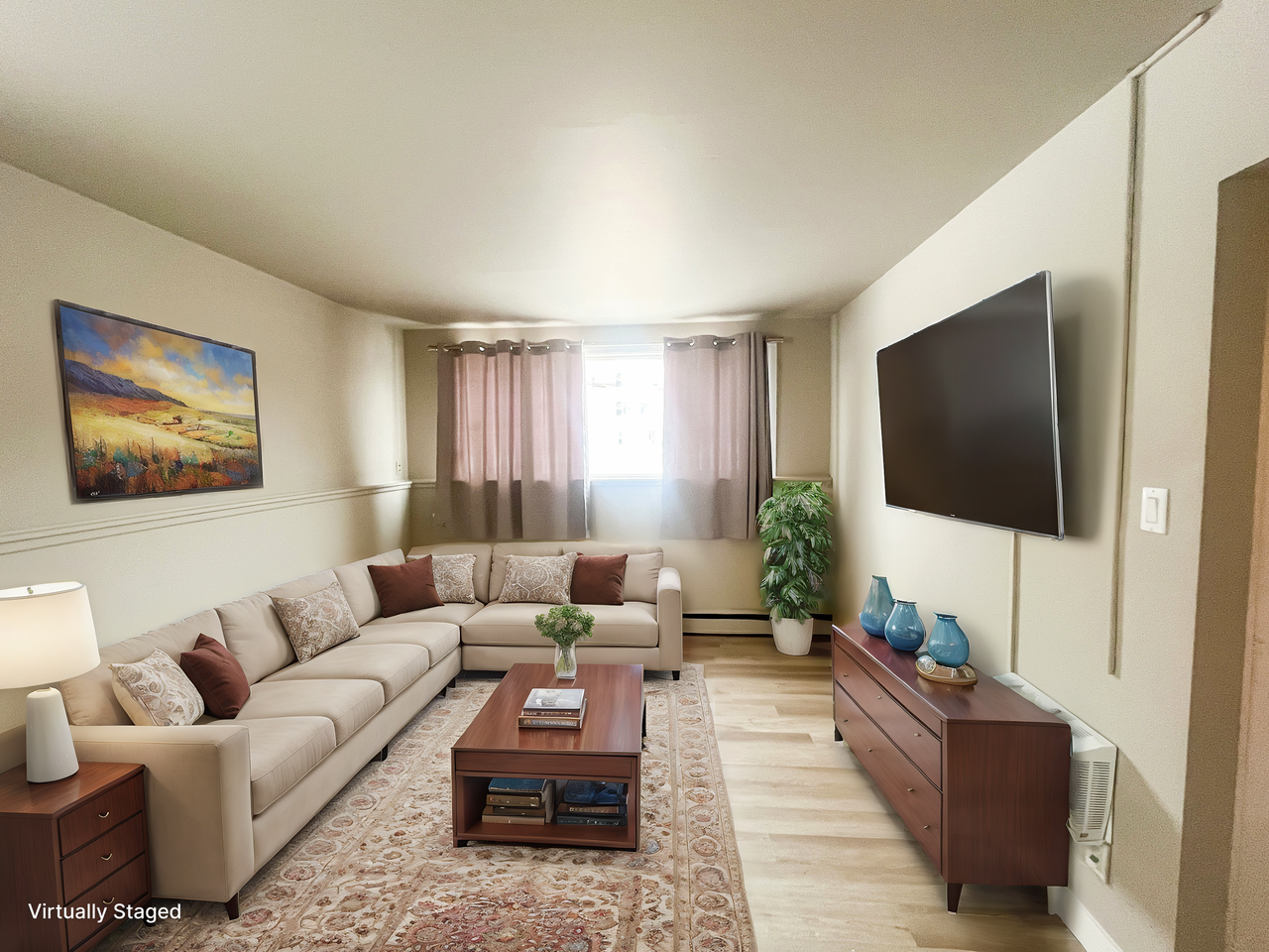 Alex 38 - Photo 2 of 16