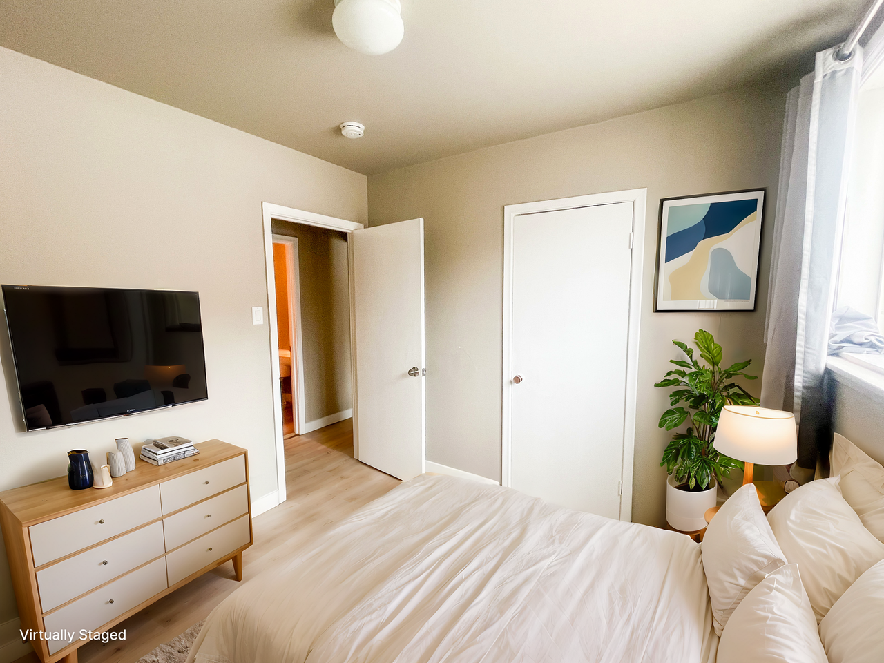 Alex 38 - Photo 5 of 16