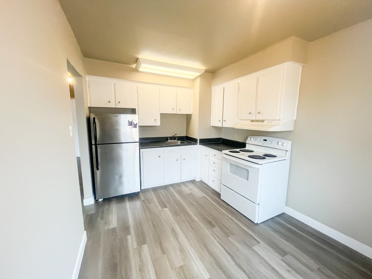 Ret 3929 - Photo 4 of 10