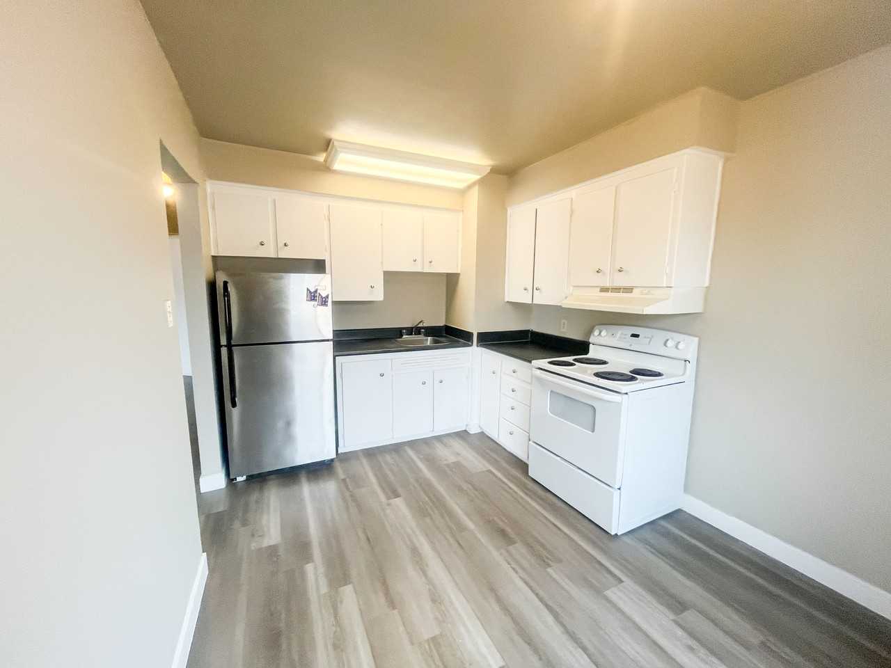 Ret 4019 - Photo 7 of 11