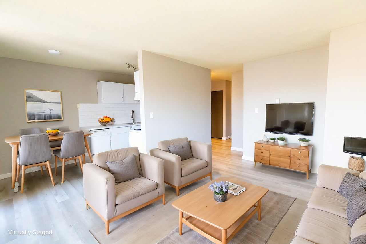 Renfrew Corner Apartments - Photo 2 of 24