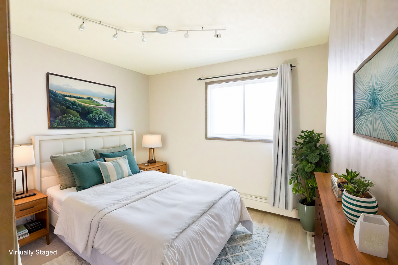Renfrew Corner Apartments - Photo 5 of 27