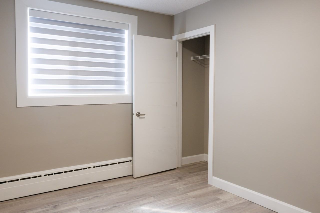 Tuscany Villa Apartments Downtown Edmonton - Photo 6 of 28