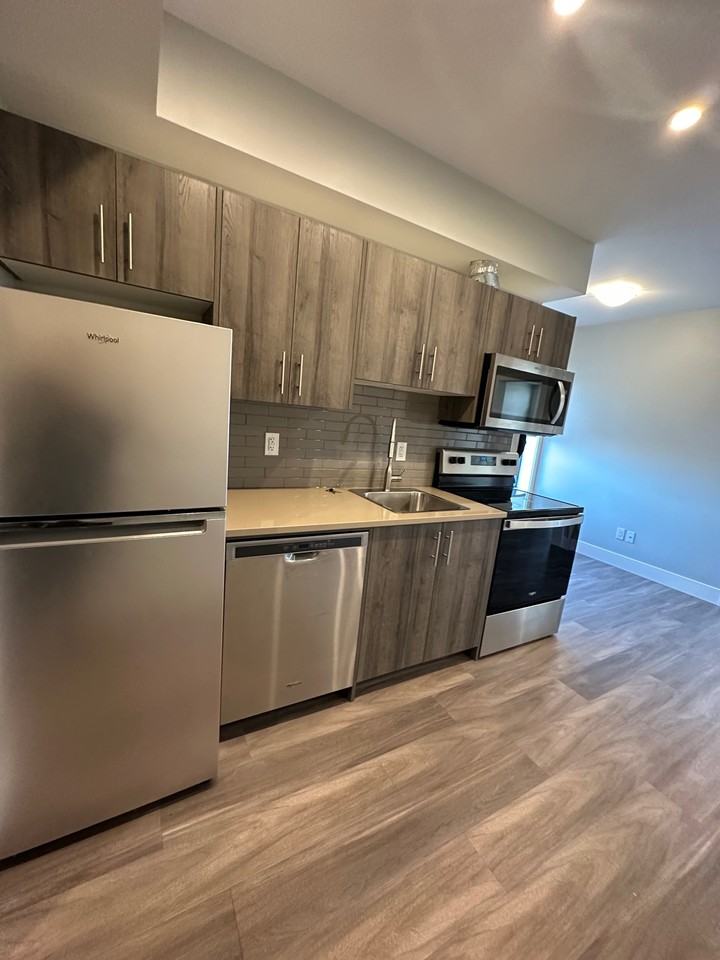 144 Renfrew Ave. - Photo 4 of 19