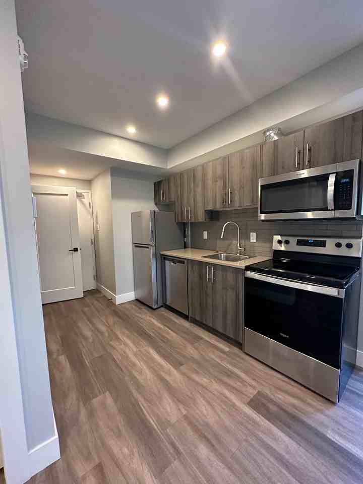 144 Renfrew Ave. - Photo 5 of 19