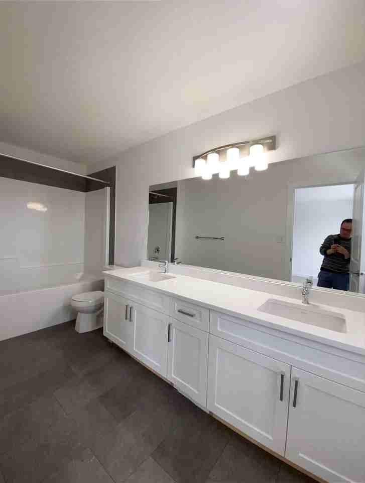 17747 73 ST NW - Photo 3 of 37