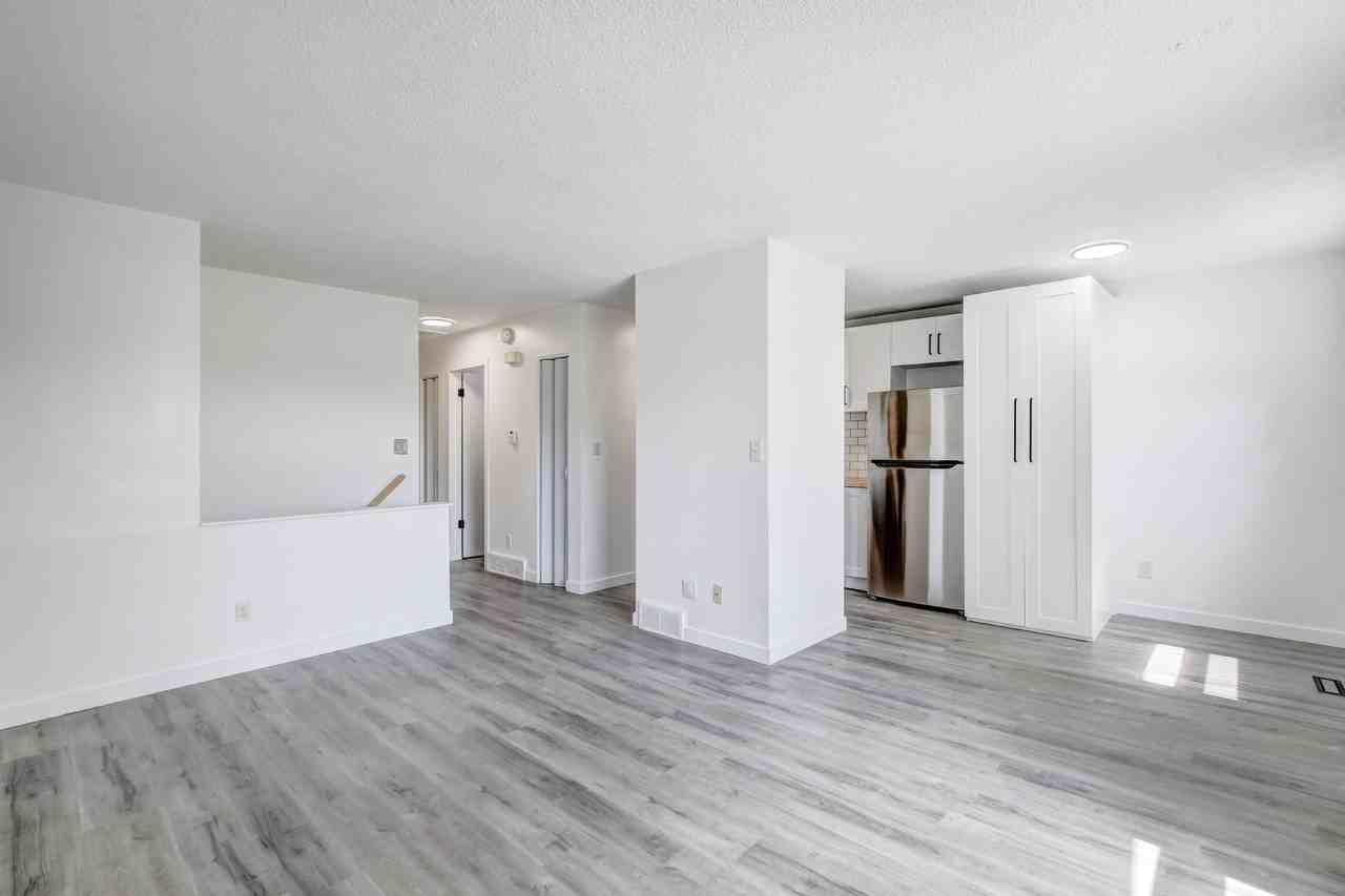 414-M 60th Avenue NE - Photo 3 of 21