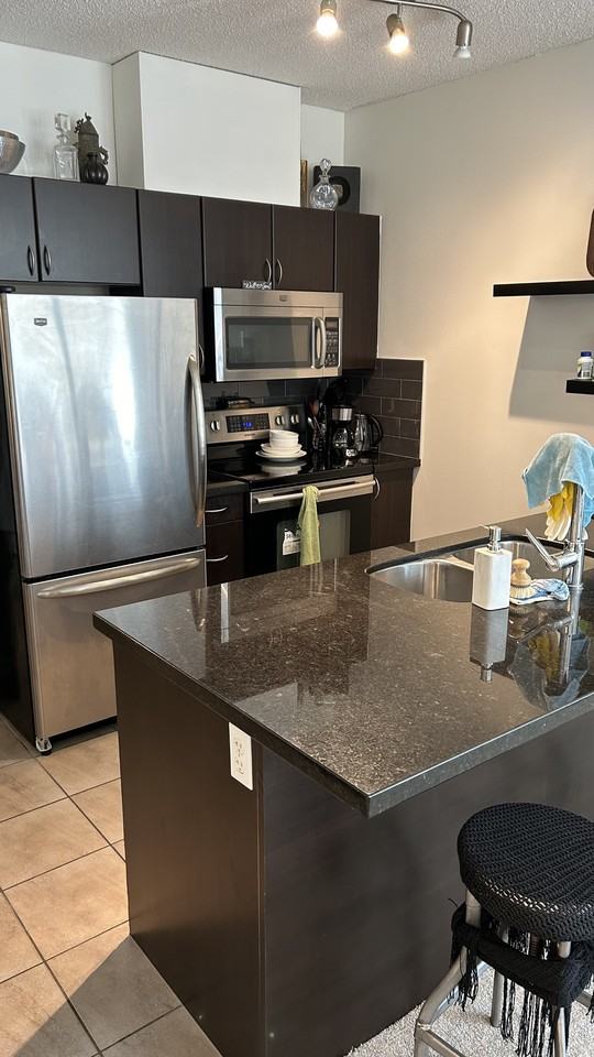 325 3 St Se - Photo 2 of 14