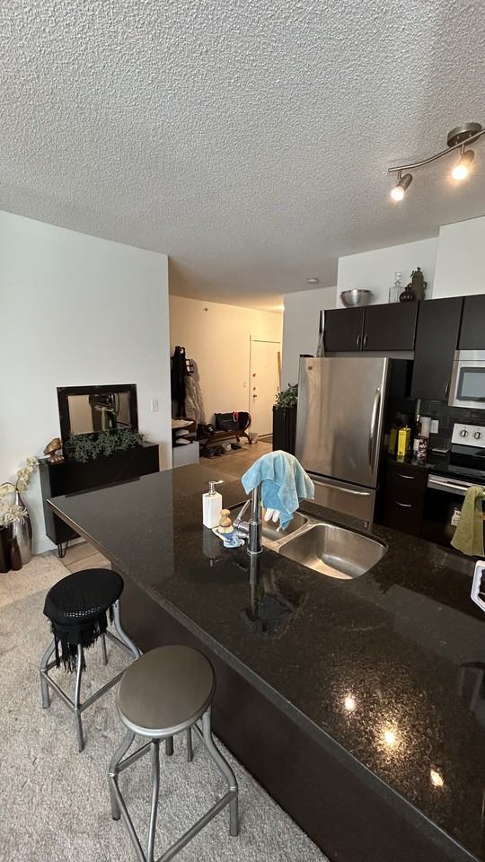 325 3 St Se - Photo 3 of 14